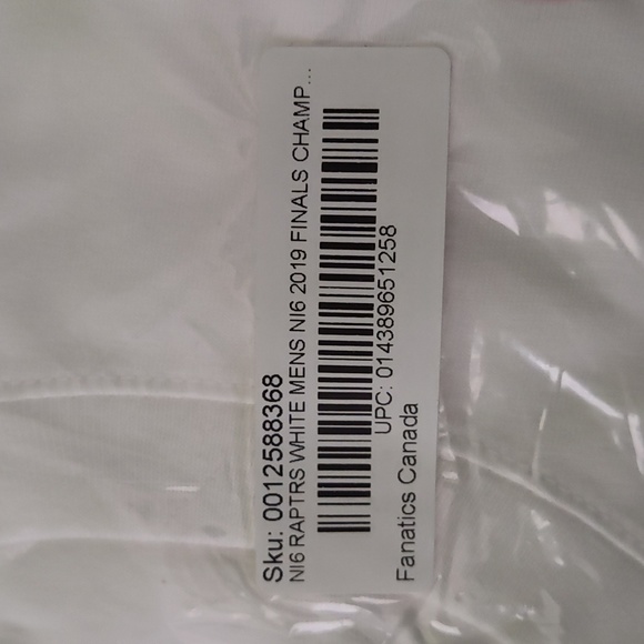 Toronto Raptors t shirt - Picture 2 of 3